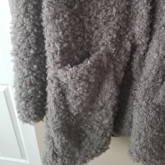 𝅺NEW! STEVE MADDEN Gray Curly Faux Fur Mid-Length Teddy Coat 3X. - Picture 5 of 7